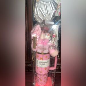 Luxurious Pink Bath & Body Gift Set